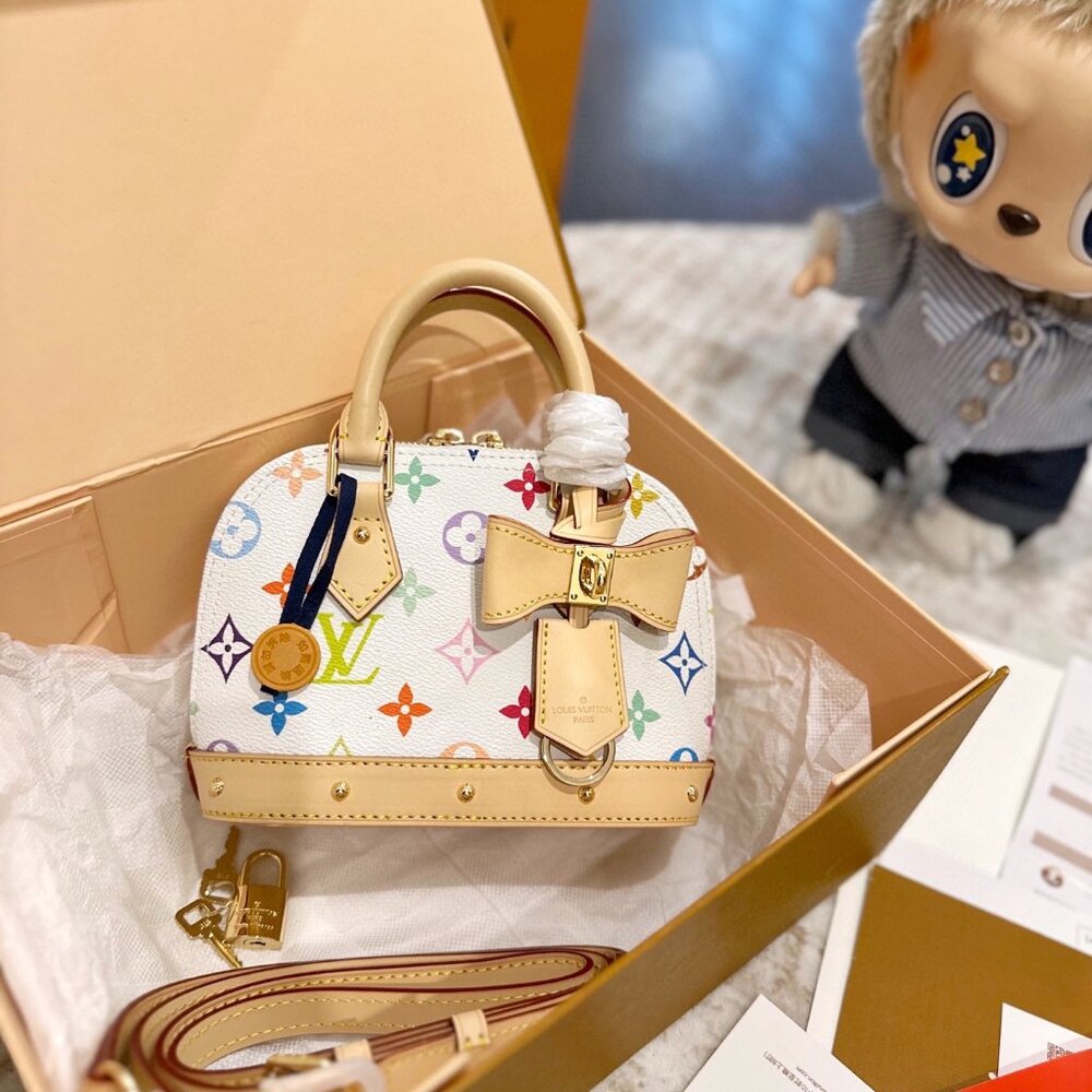 Louis Vuitton Crossbody Bags Chain Bags